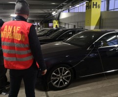 Inspectorii antifraudă au identificat mai multe rețele frauduloase de samsari de autoturisme de lux rulate